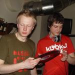 vienas nemato ka duoda, kitas nemato ka ima :)