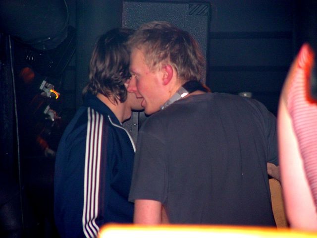 kas atspės ka ten laurius sakė karaliui gaus dovanu meskiuka ;)